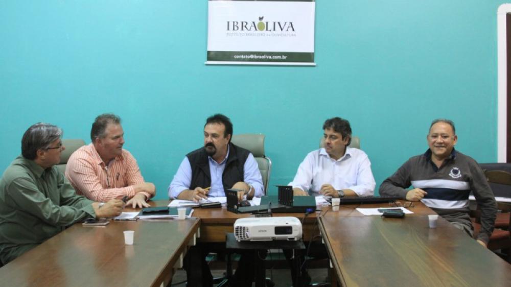 Ibraoliva debate fontes de receitas