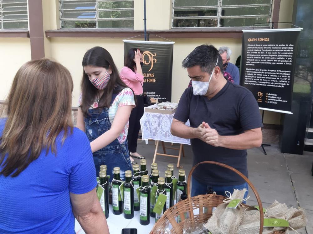 Segunda edição de julho da Feira do Azeite Novo de Porto Alegre acontece neste sábado, dia 16